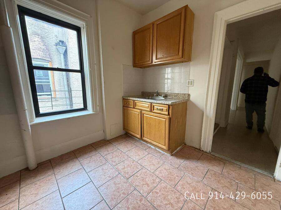 Apartment for rent at 82 Hamilton Ave, Yonkers, NY 10705