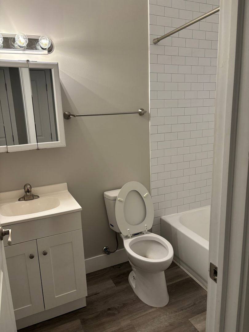 Apartment for rent at 879 E Mound St, Columbus, OH 43205