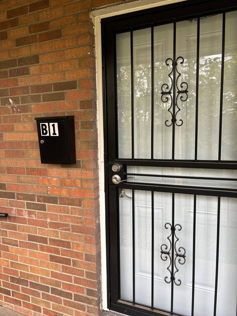Apartment for rent at 879 E Mound St, Columbus, OH 43205