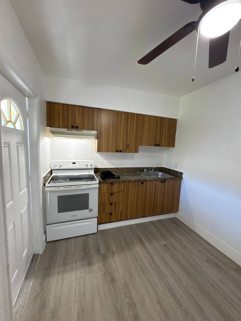 Apartment for rent at 936 SW 4th St, Miami, FL 33130