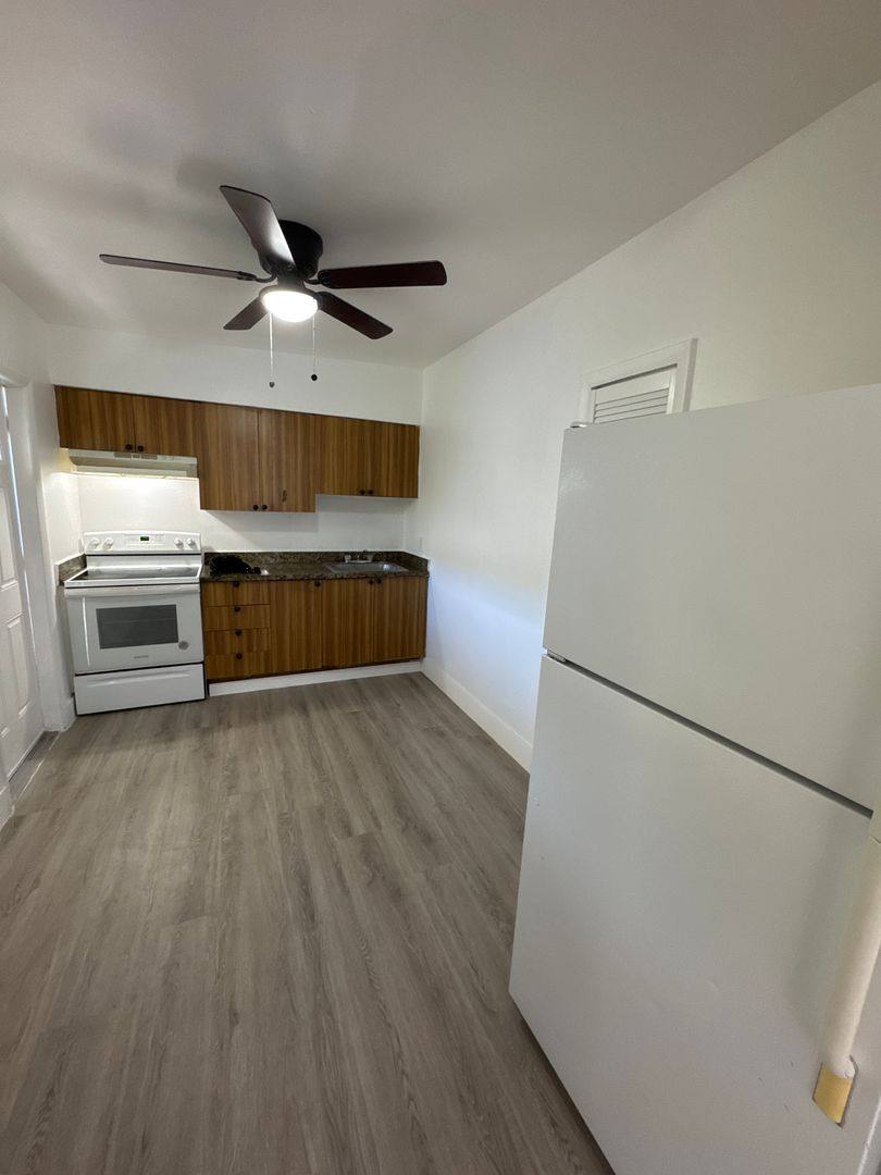 Apartment for rent at 936 SW 4th St, Miami, FL 33130