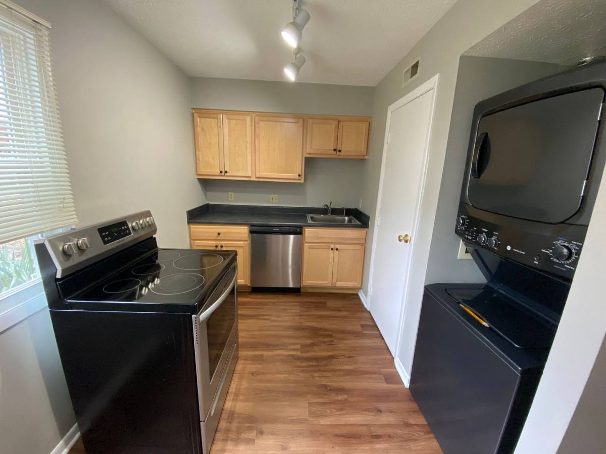 Apartment for rent at 379 Wyandotte Ave, Columbus, OH 43202
