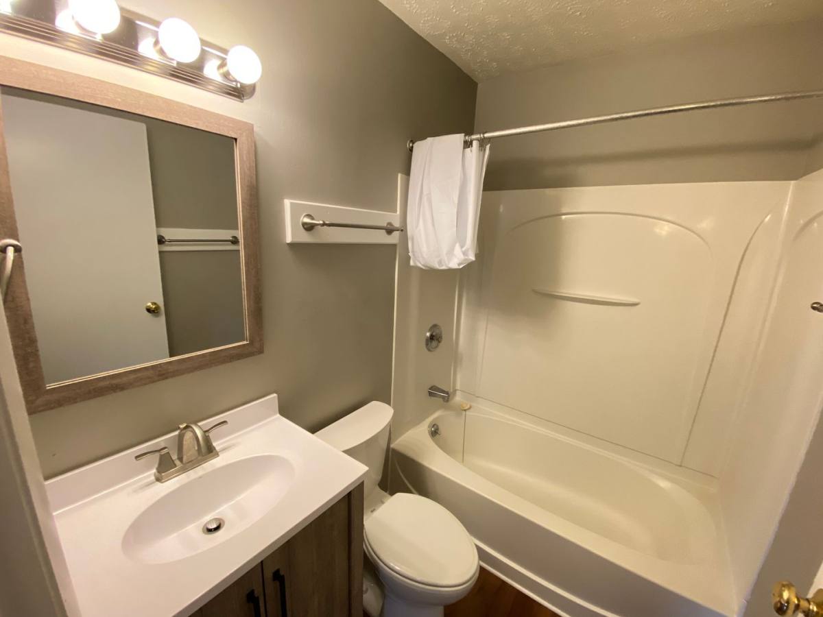 Apartment for rent at 379 Wyandotte Ave, Columbus, OH 43202