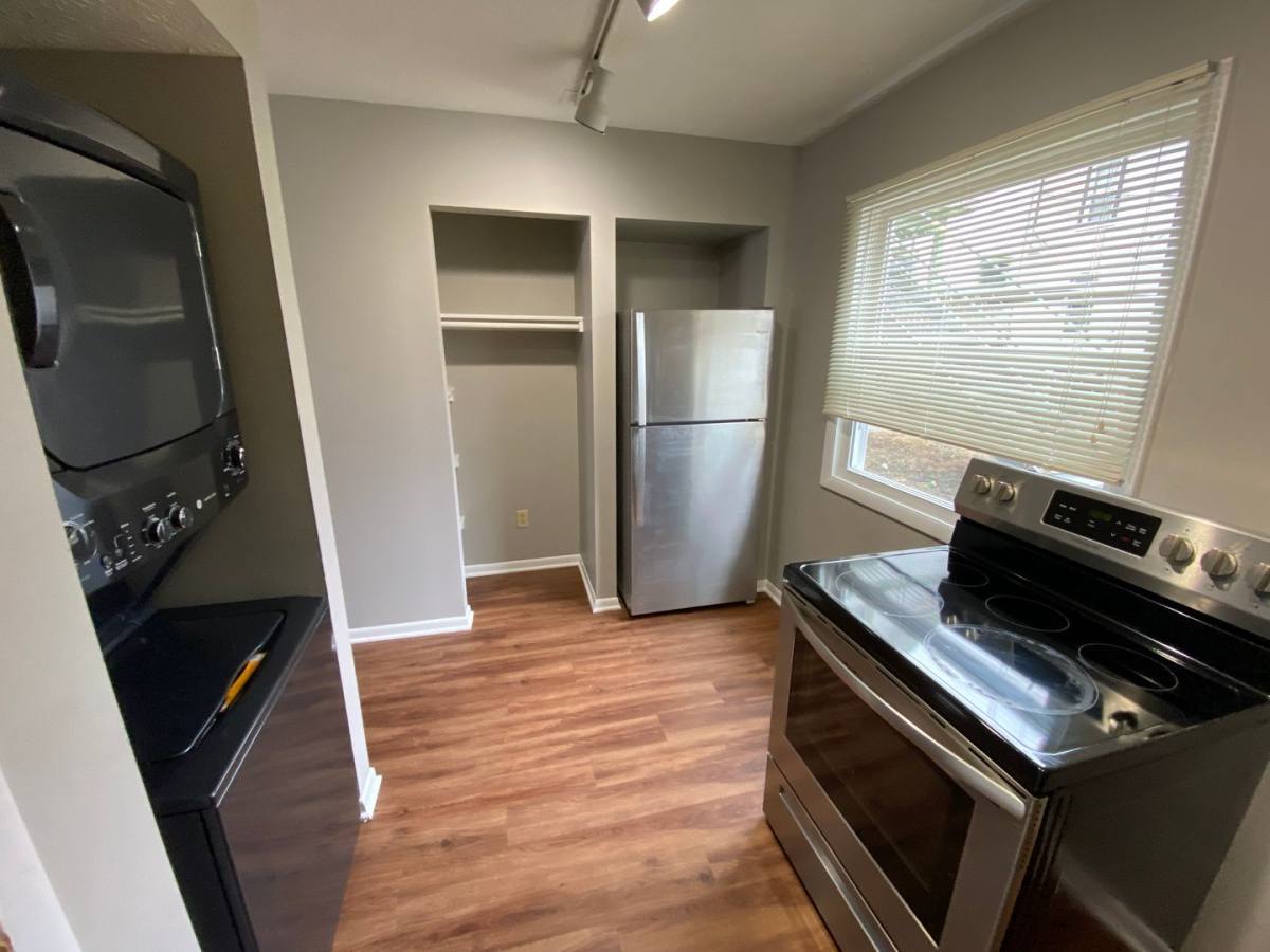 Apartment for rent at 379 Wyandotte Ave, Columbus, OH 43202