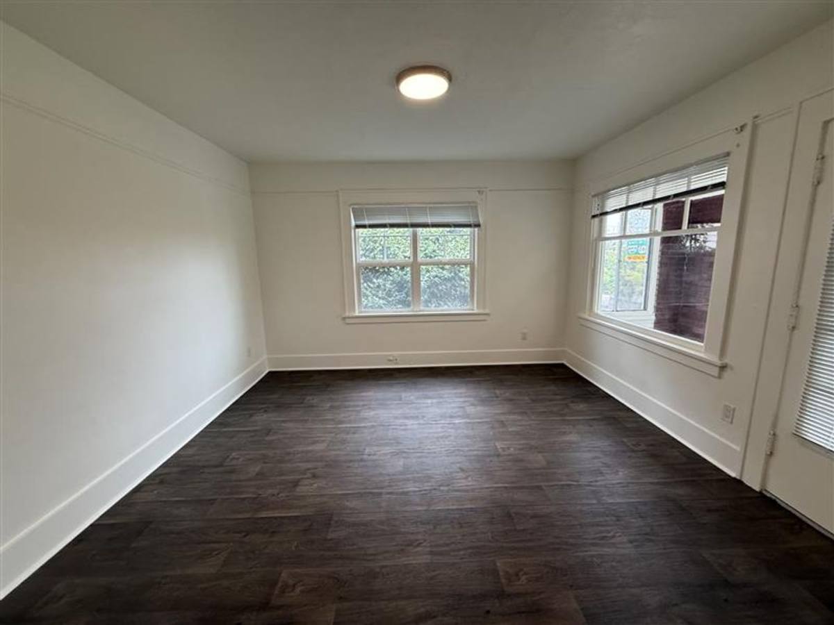 House for rent at 2333 SW 6th Ave, Portland, OR 97201