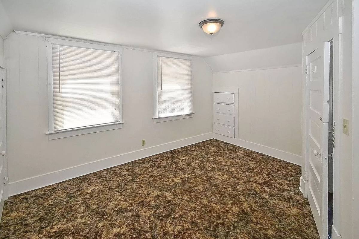 House for rent at 917 E Ermina Ave, Spokane, WA 99207