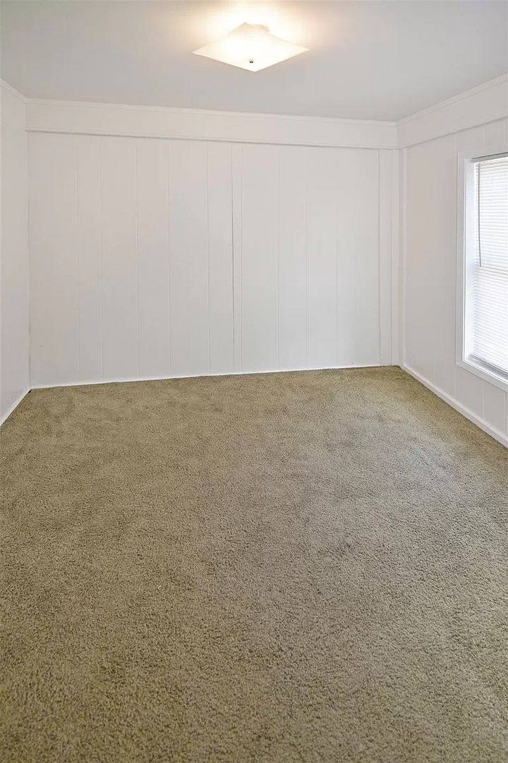 House for rent at 917 E Ermina Ave, Spokane, WA 99207