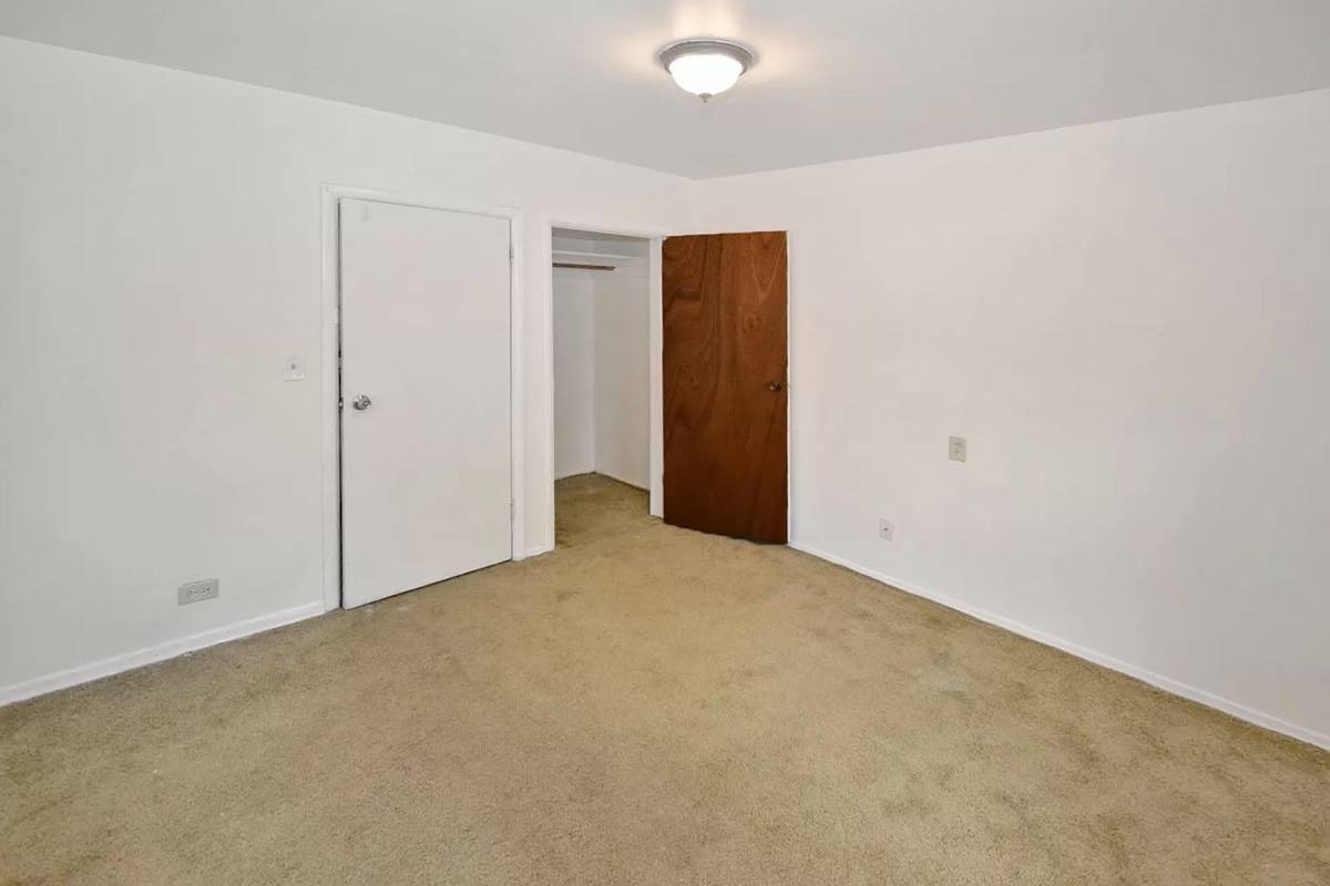 House for rent at 917 E Ermina Ave, Spokane, WA 99207