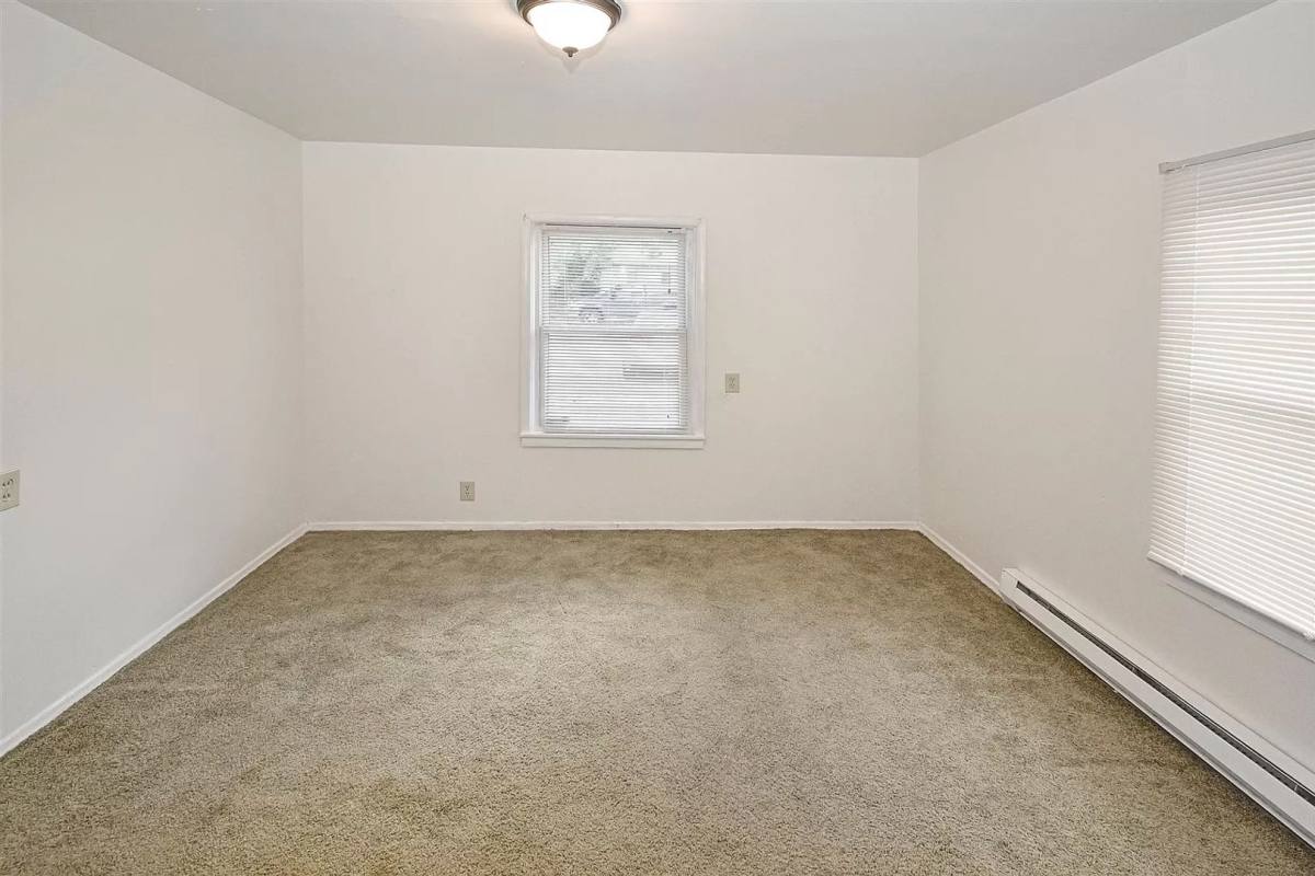 House for rent at 917 E Ermina Ave, Spokane, WA 99207