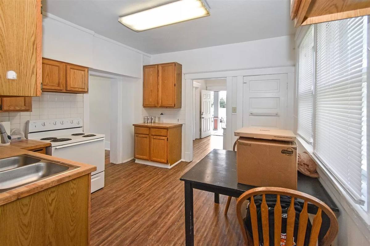 House for rent at 917 E Ermina Ave, Spokane, WA 99207