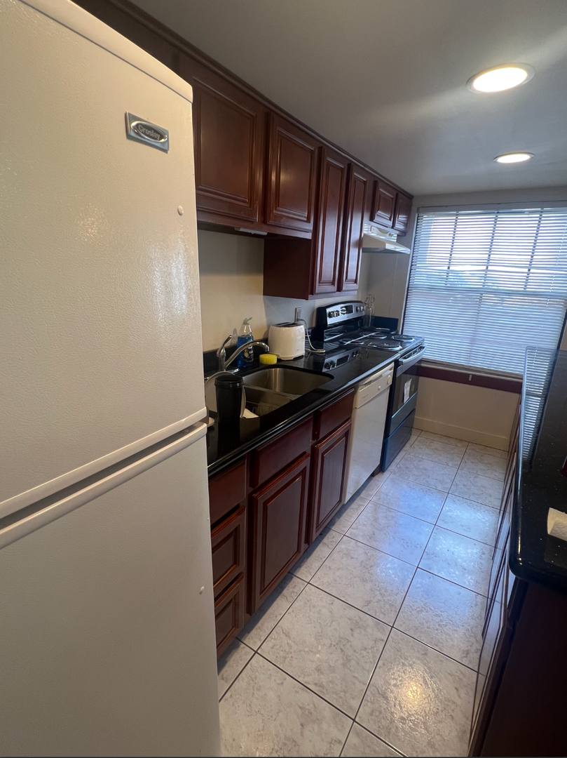 Apartment for rent at 1601 Broadway St, New Orleans, LA 70118