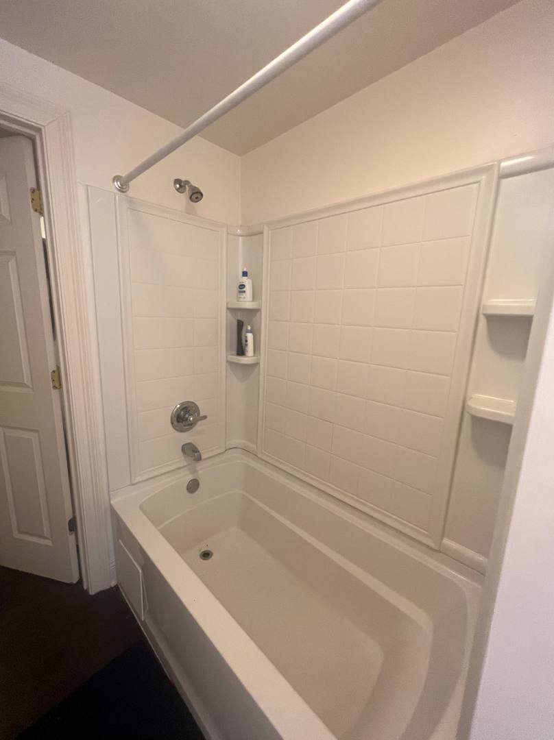 Apartment for rent at 1601 Broadway St, New Orleans, LA 70118