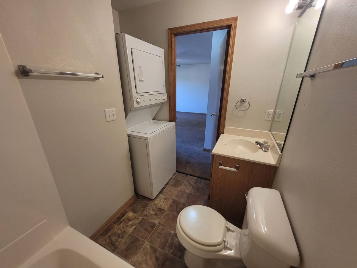 Apartment for rent at 906 Washington Ave SE, Bondurant, IA 50035