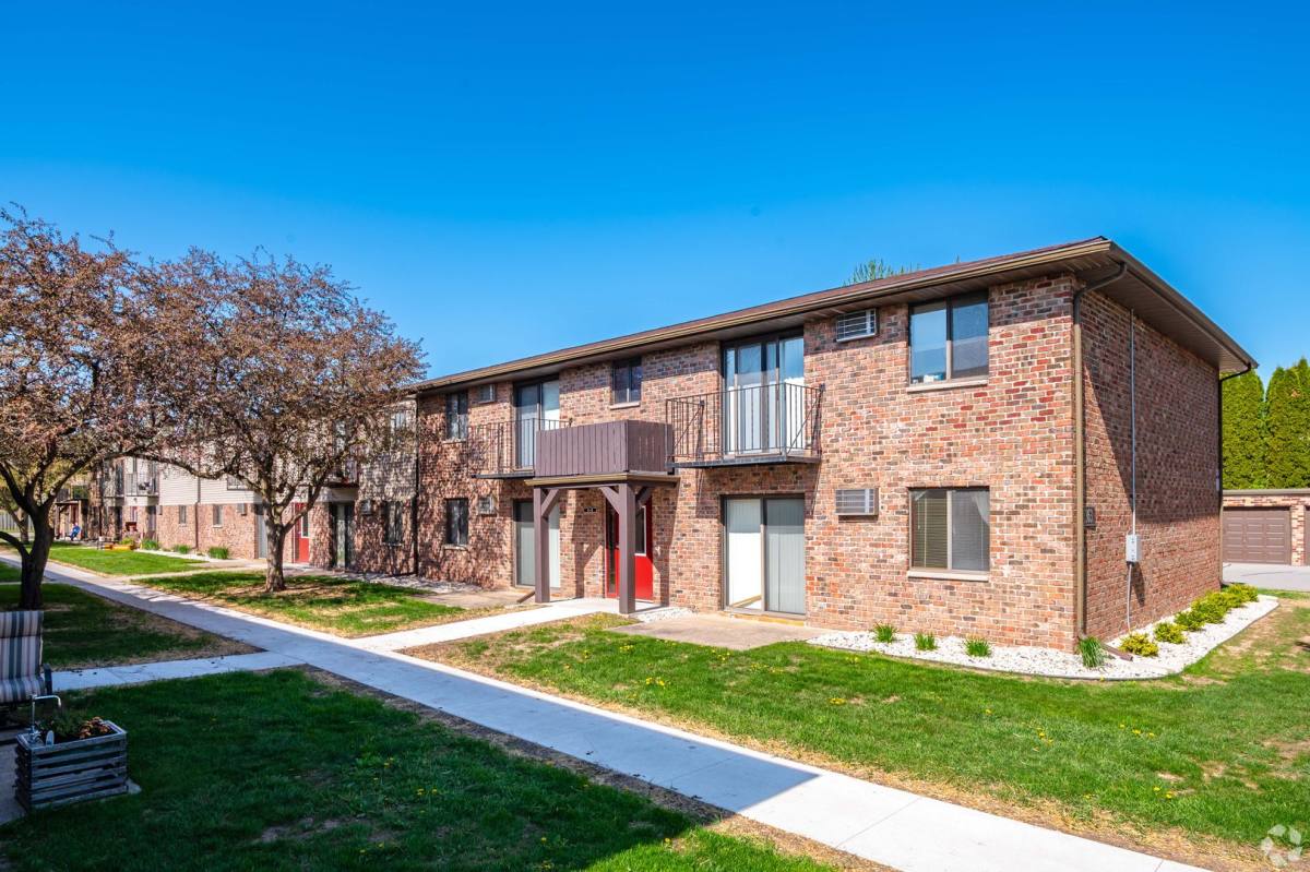Apartment for rent at 1361 Mesa Dr, Green Bay, WI 54313