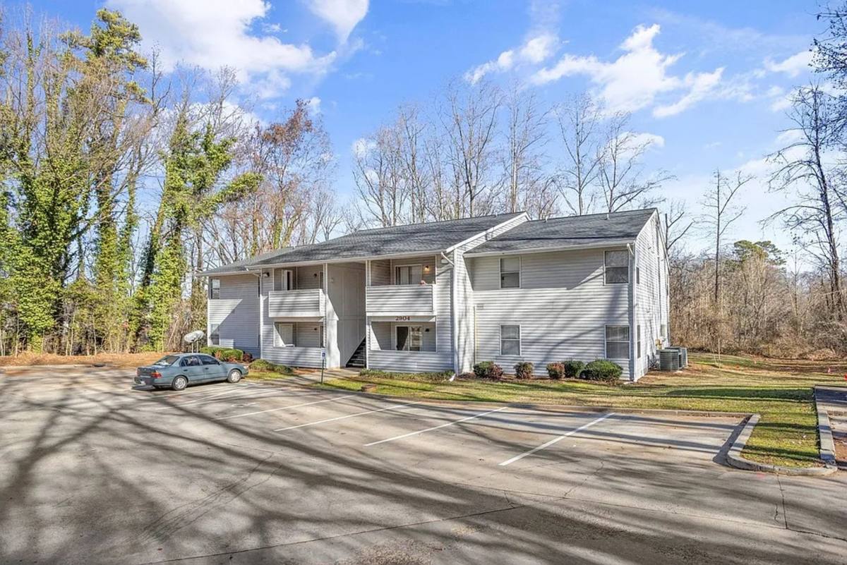 Apartment for rent at 2904-2914 W Florida St, Greensboro, NC 27407
