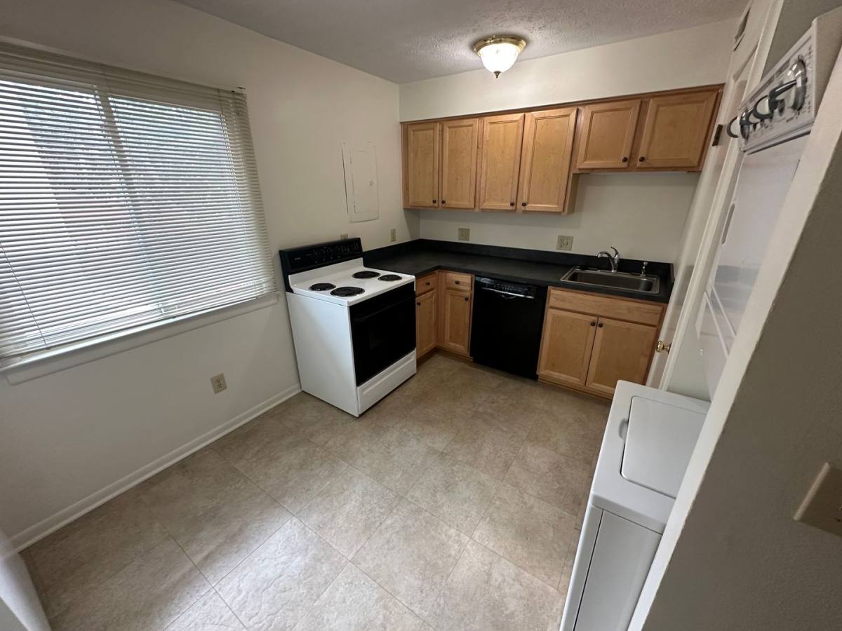 Apartment for rent at 416 Wyandotte Ave, Columbus, OH 43202