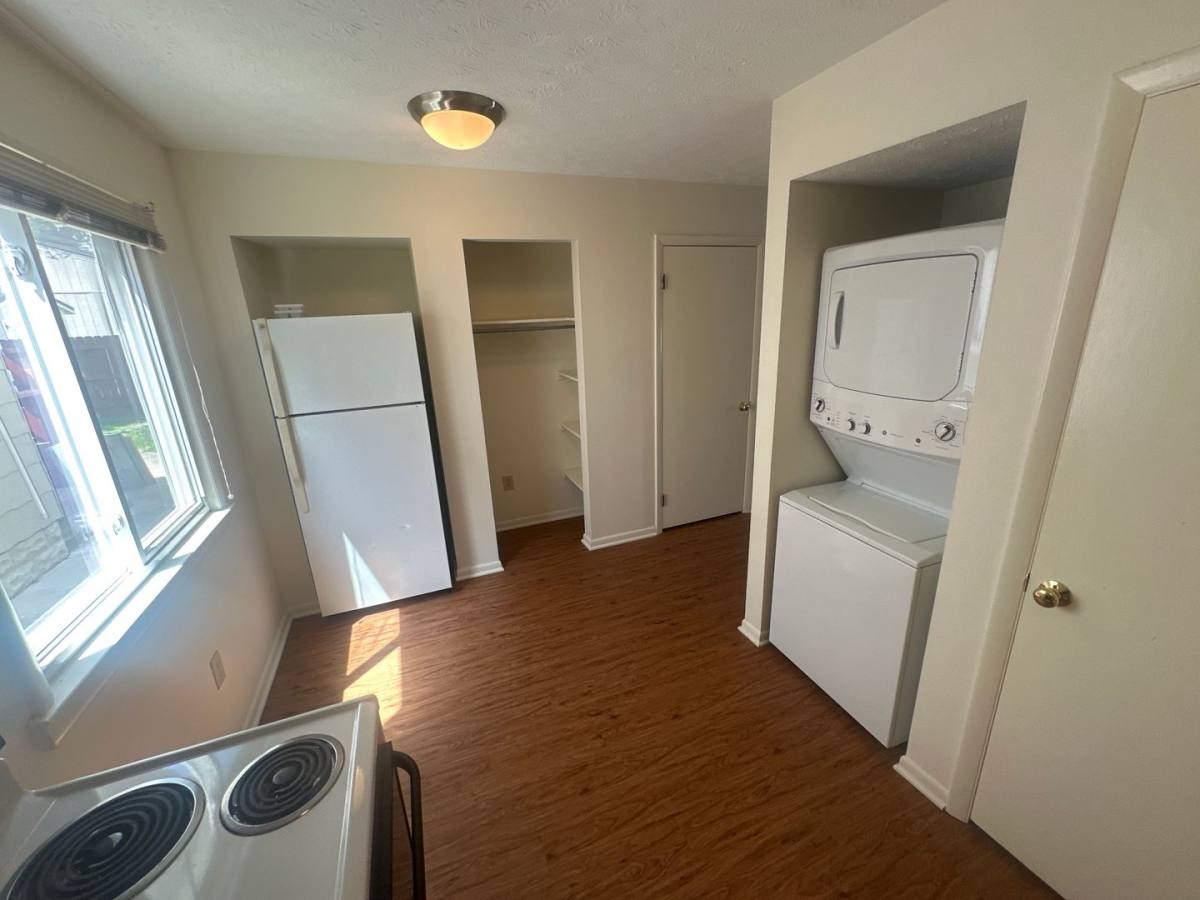 Apartment for rent at 416 Wyandotte Ave, Columbus, OH 43202