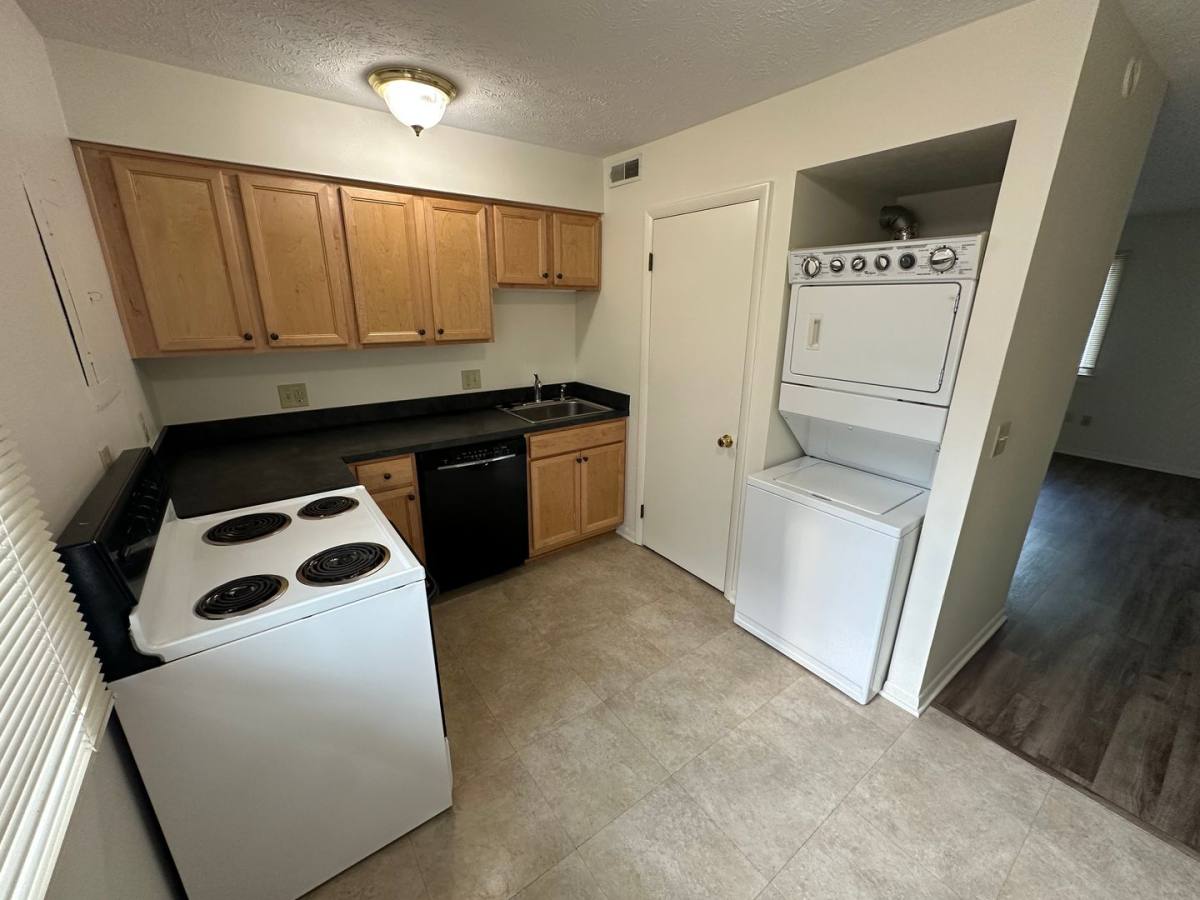 Apartment for rent at 416 Wyandotte Ave, Columbus, OH 43202