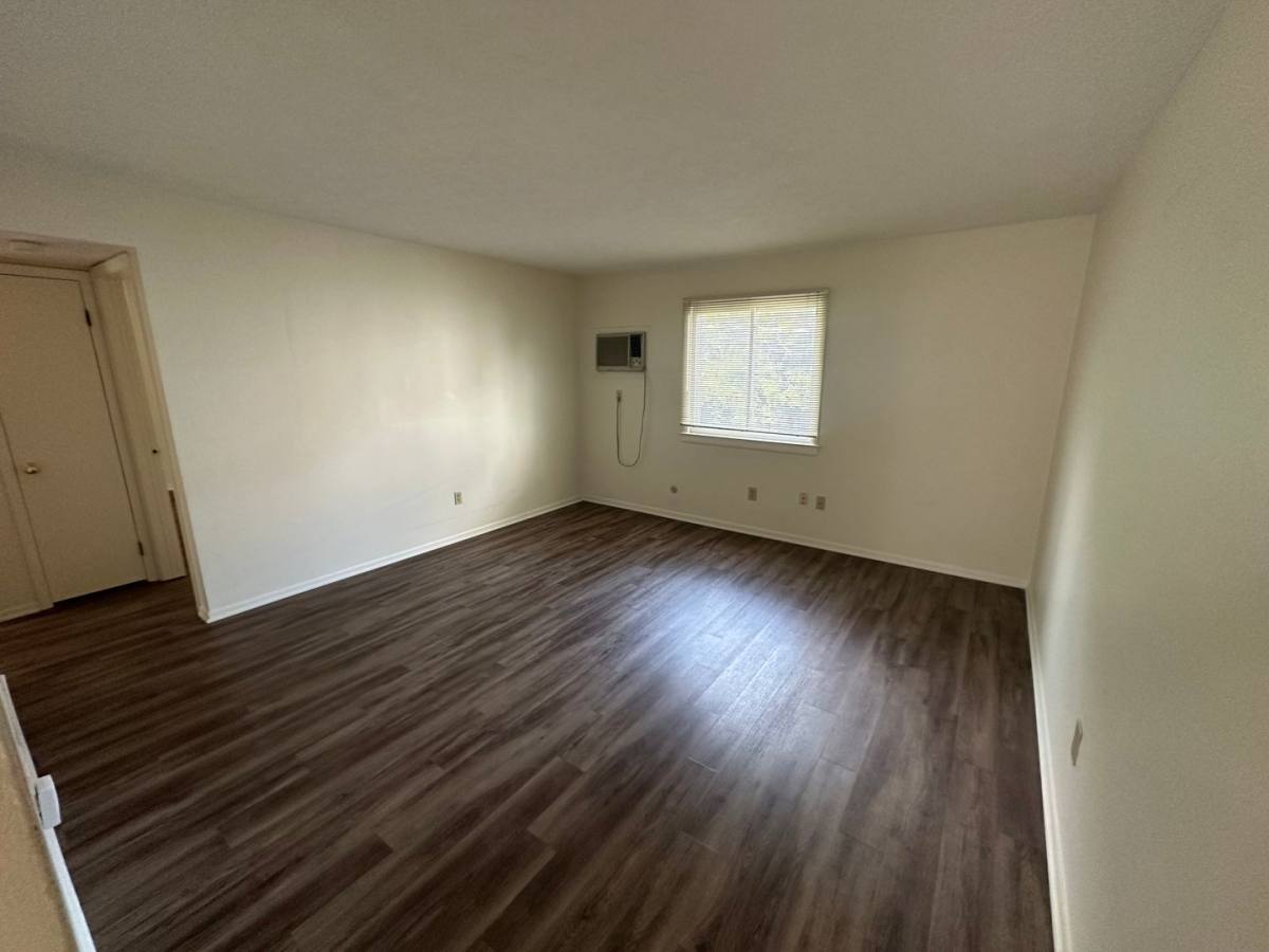 Apartment for rent at 416 Wyandotte Ave, Columbus, OH 43202