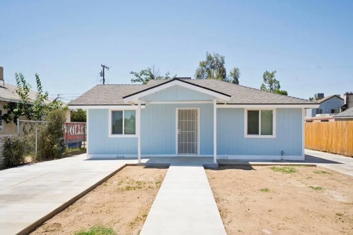 Apartment for rent at 3619 L St, Bakersfield, CA 93301