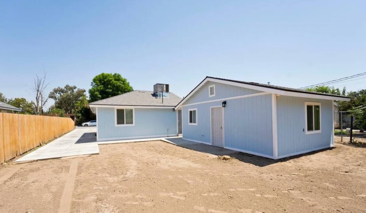 Apartment for rent at 3619 L St, Bakersfield, CA 93301
