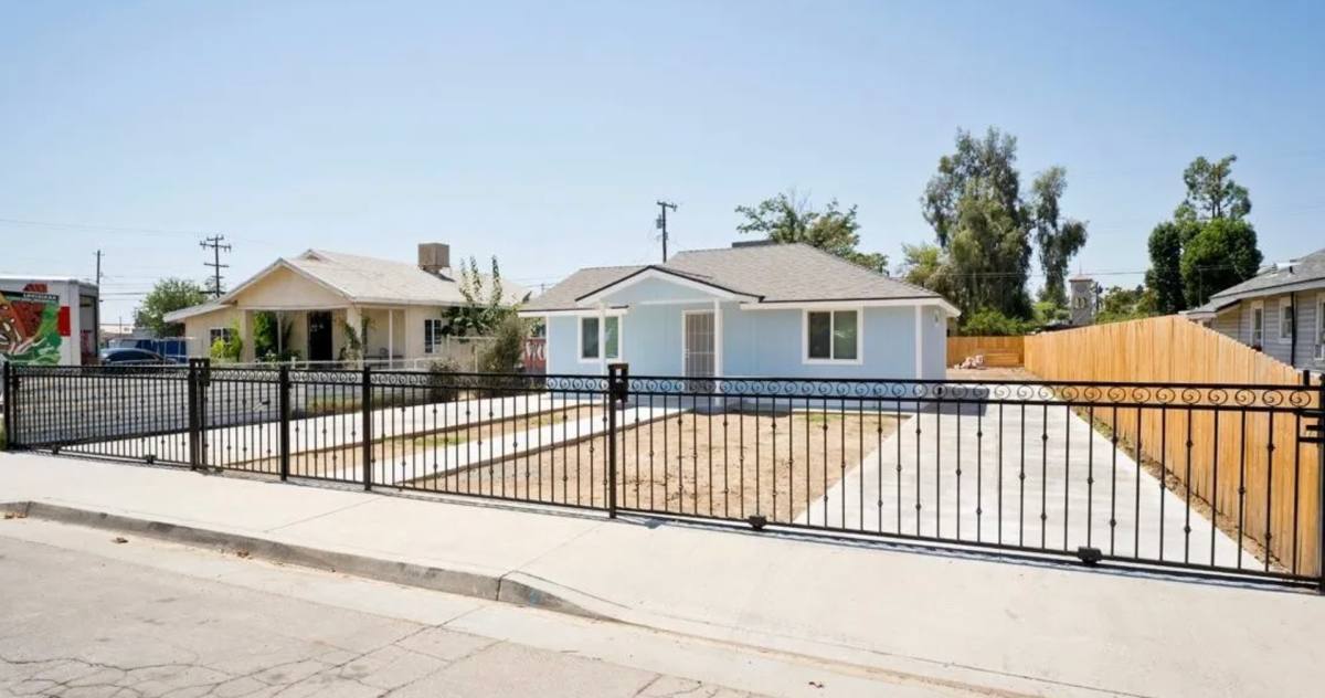 Apartment for rent at 3619 L St, Bakersfield, CA 93301