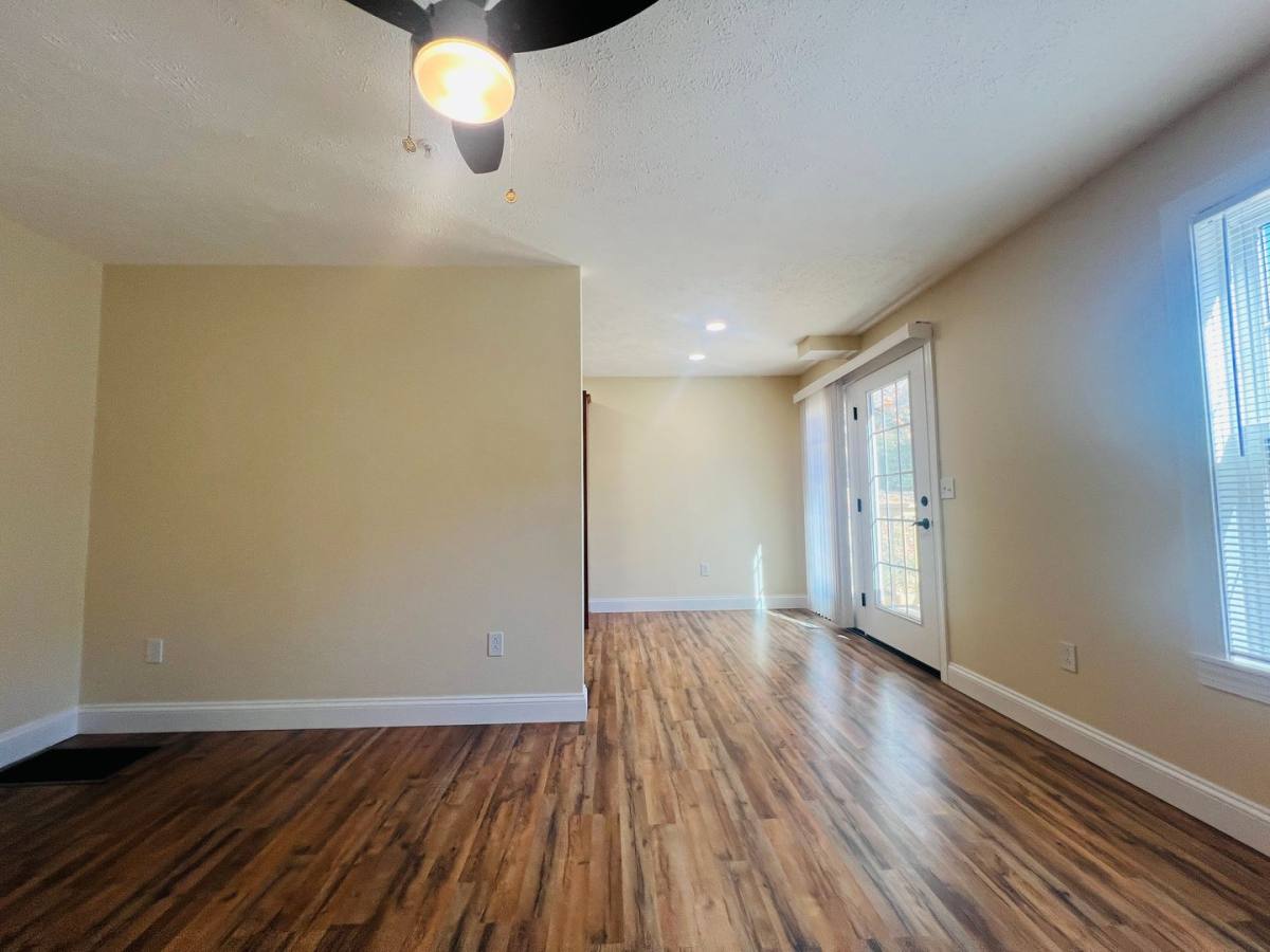 Apartment for rent at 940 Stewart St, Morgantown, WV 26505