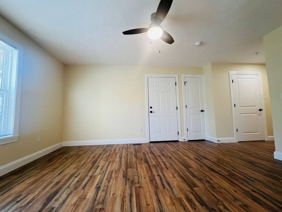 Apartment for rent at 940 Stewart St, Morgantown, WV 26505