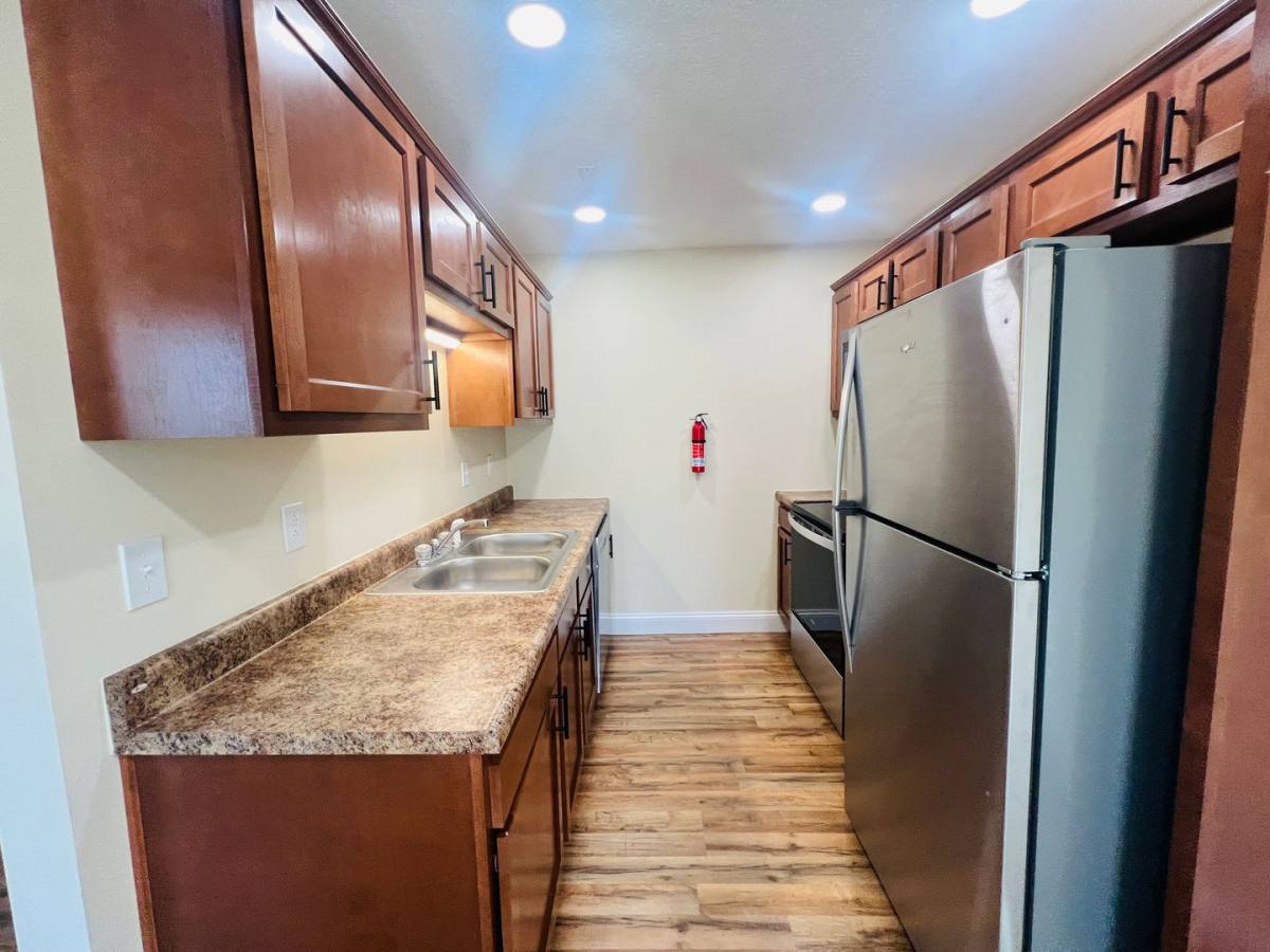 Apartment for rent at 940 Stewart St, Morgantown, WV 26505