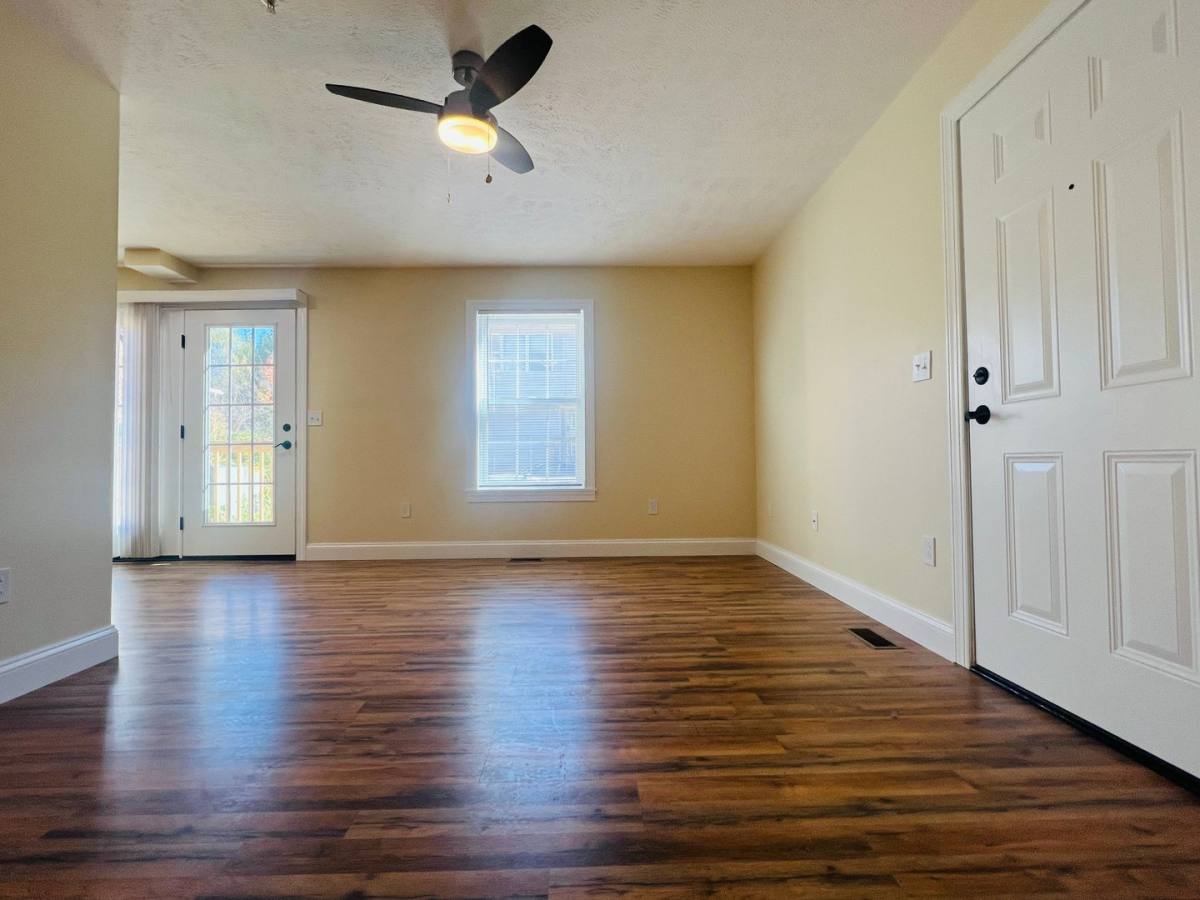 Apartment for rent at 940 Stewart St, Morgantown, WV 26505
