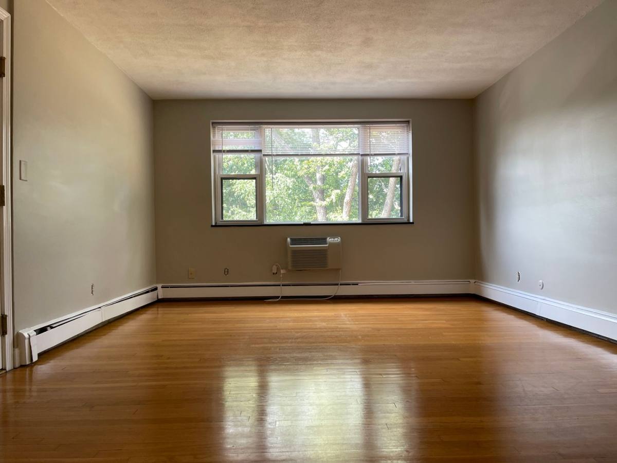 House for rent at 290 Grove St #4, Auburndale, MA 02466