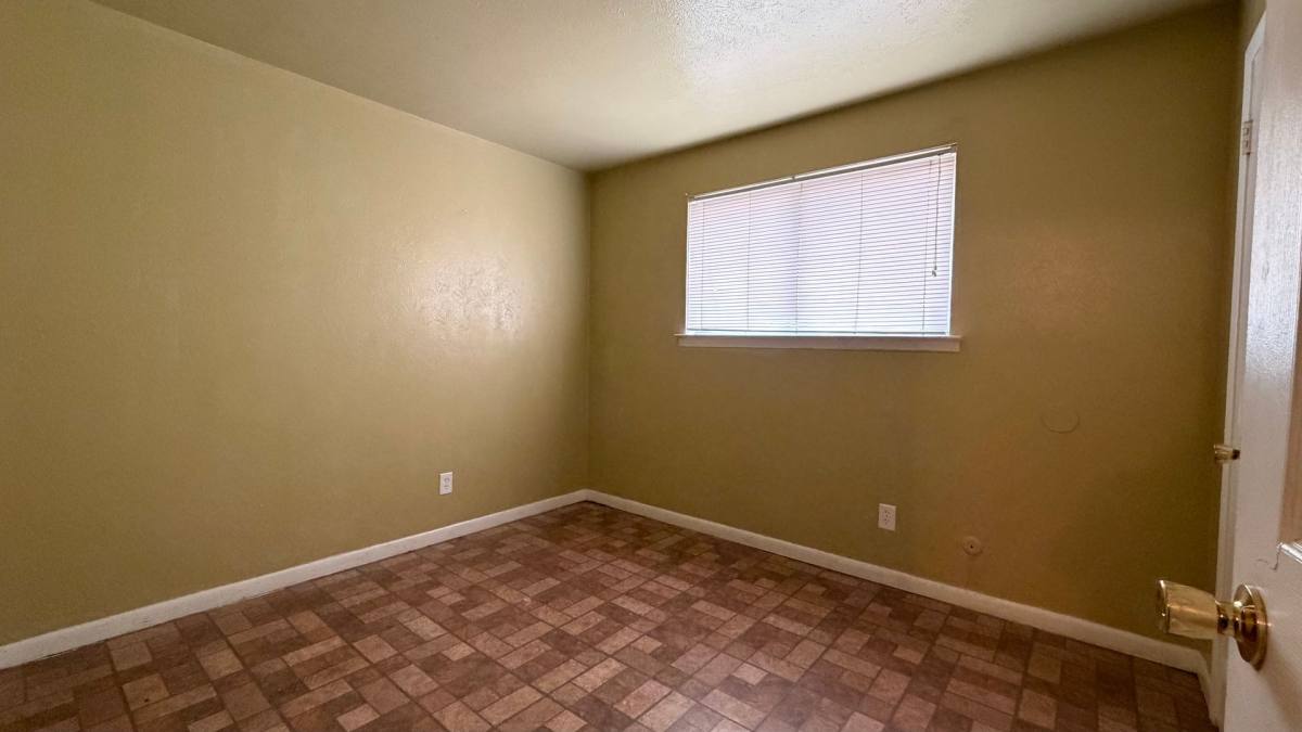 Apartment for rent at 105 Woodhaven Dr, Desoto, TX 75115