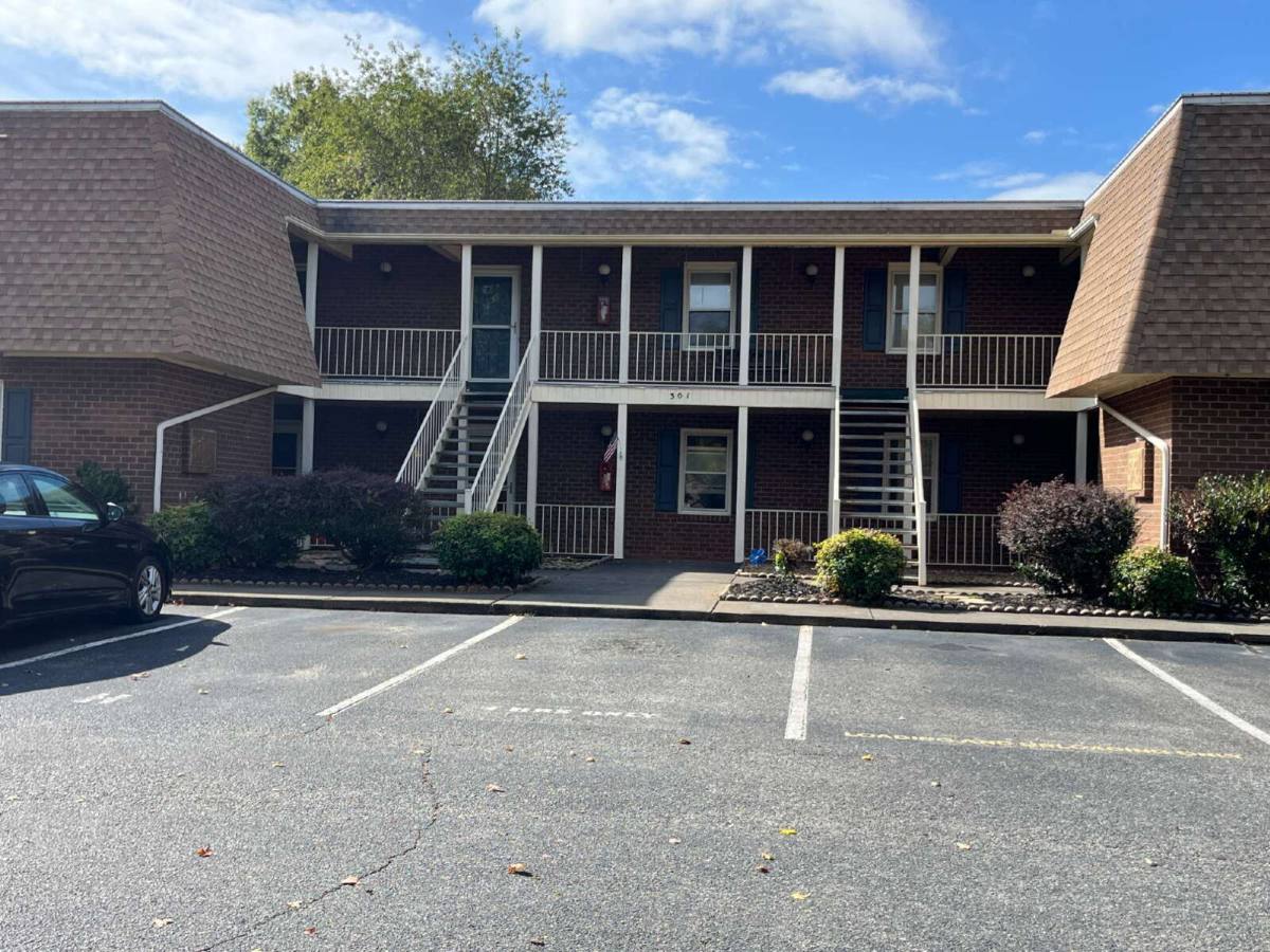 Condo for rent at 301 Windsor Manor Way, Kernersville, NC 27284