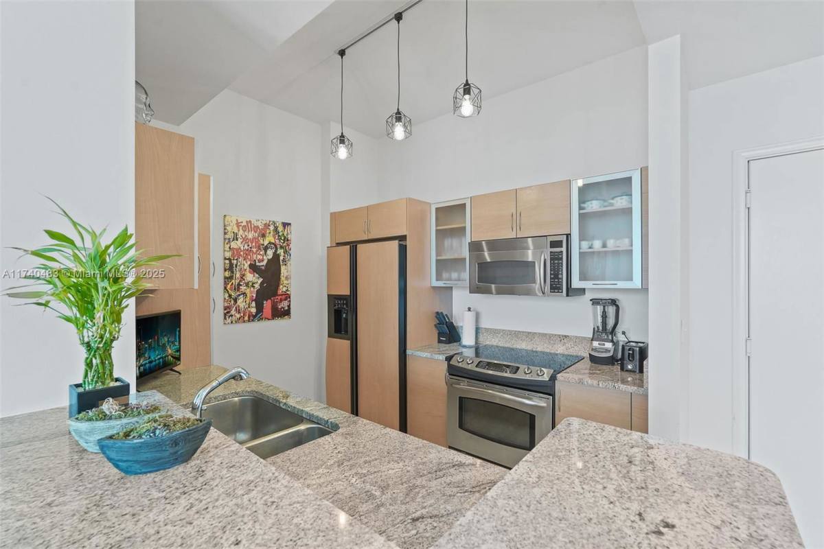 Apartment for rent at 2775 NE 187th St #PH2, Miami, FL 33180