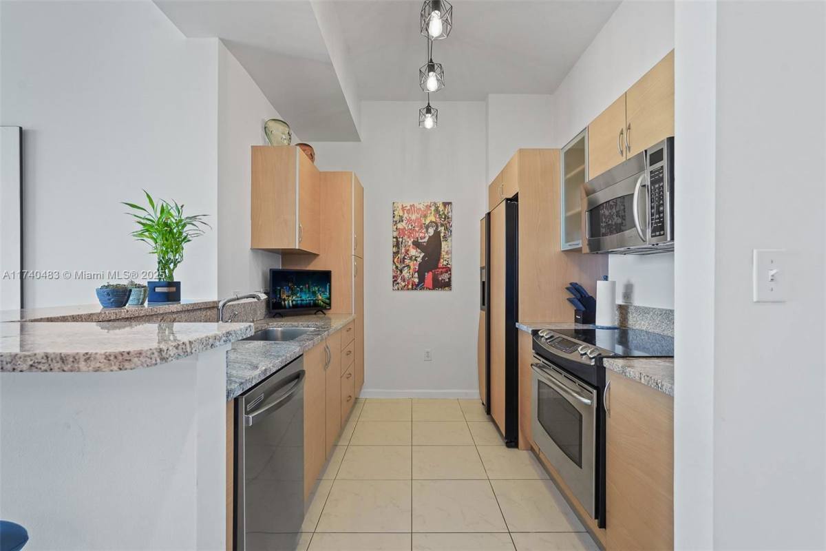 Apartment for rent at 2775 NE 187th St #PH2, Miami, FL 33180