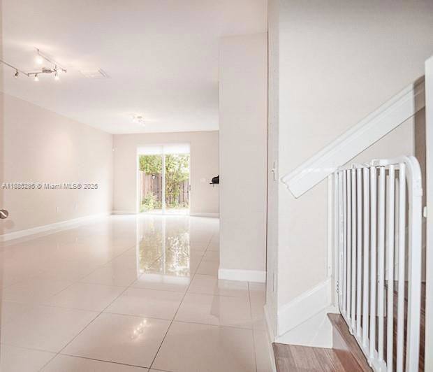 Townhouse for rent at 1024 NE 207th Terrace, Miami, FL 33179
