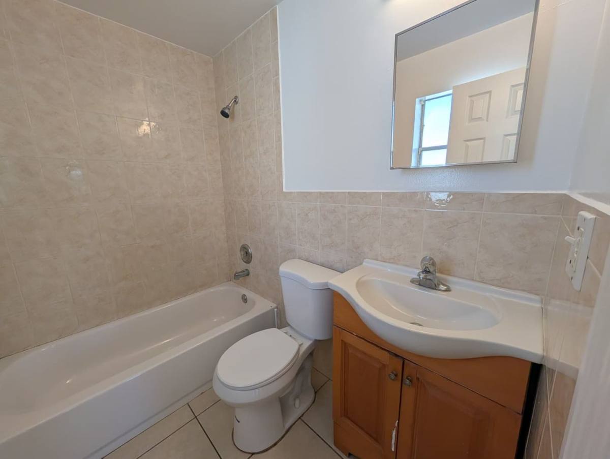 Apartment for rent at 140-240 NW 40th St, Fort Lauderdale, FL 33309