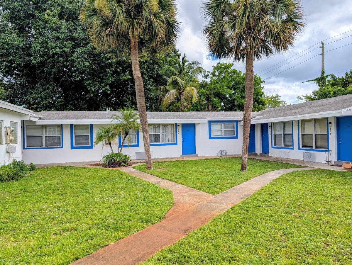 Apartment for rent at 140-240 NW 40th St, Fort Lauderdale, FL 33309