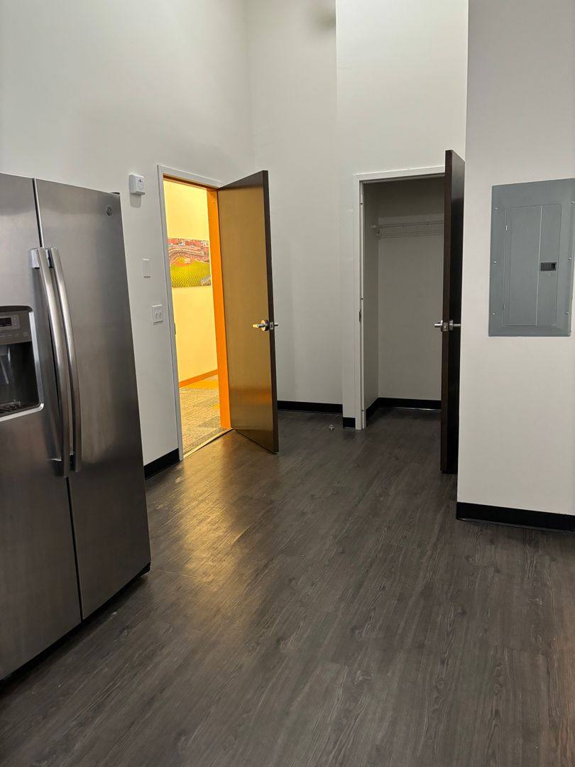 Apartment for rent at 23 N Summit St, Toledo, OH 43604