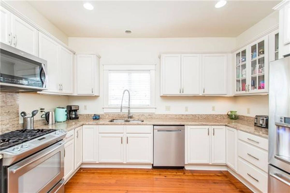 Townhouse for rent at 5829 Clara St, New Orleans, LA 70115
