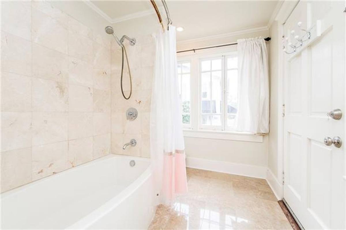 Townhouse for rent at 5829 Clara St, New Orleans, LA 70115