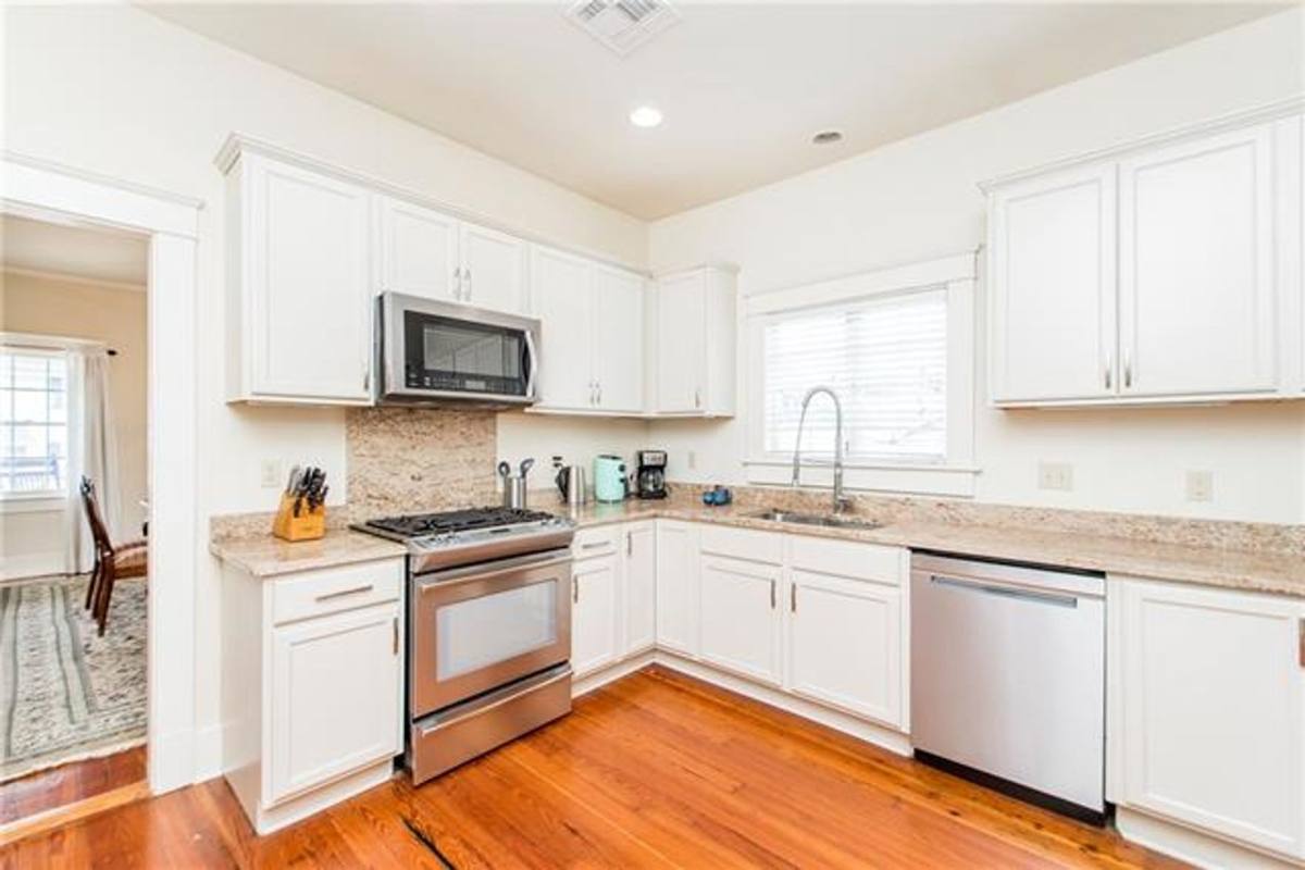 Townhouse for rent at 5829 Clara St, New Orleans, LA 70115