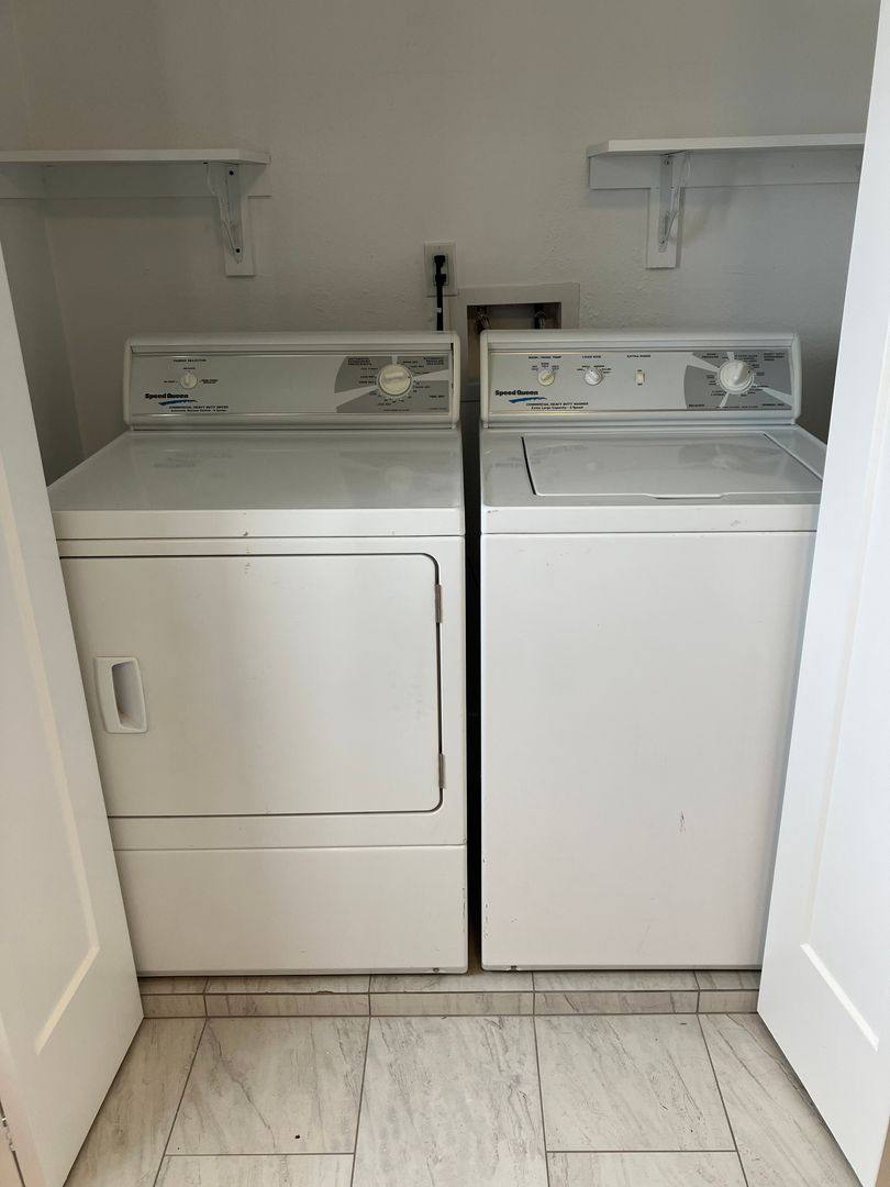 Apartment for rent at 12048 Culver Blvd, Los Angeles, CA 90066