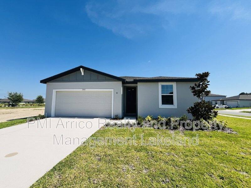 House for rent at 1061 Oak Valley Dr, Auburndale, FL 33823