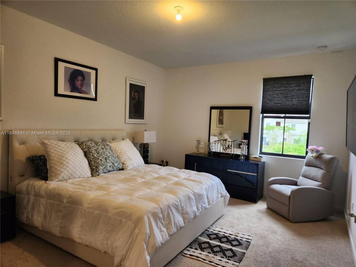 House for rent at 880 NW 3rd Way, Pompano Beach, FL 33060