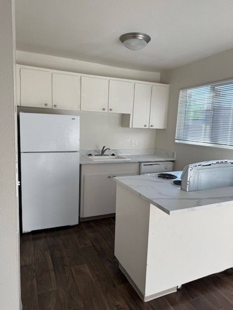 Townhouse for rent at 11445 SW Greenburg Rd, Portland, OR 97223