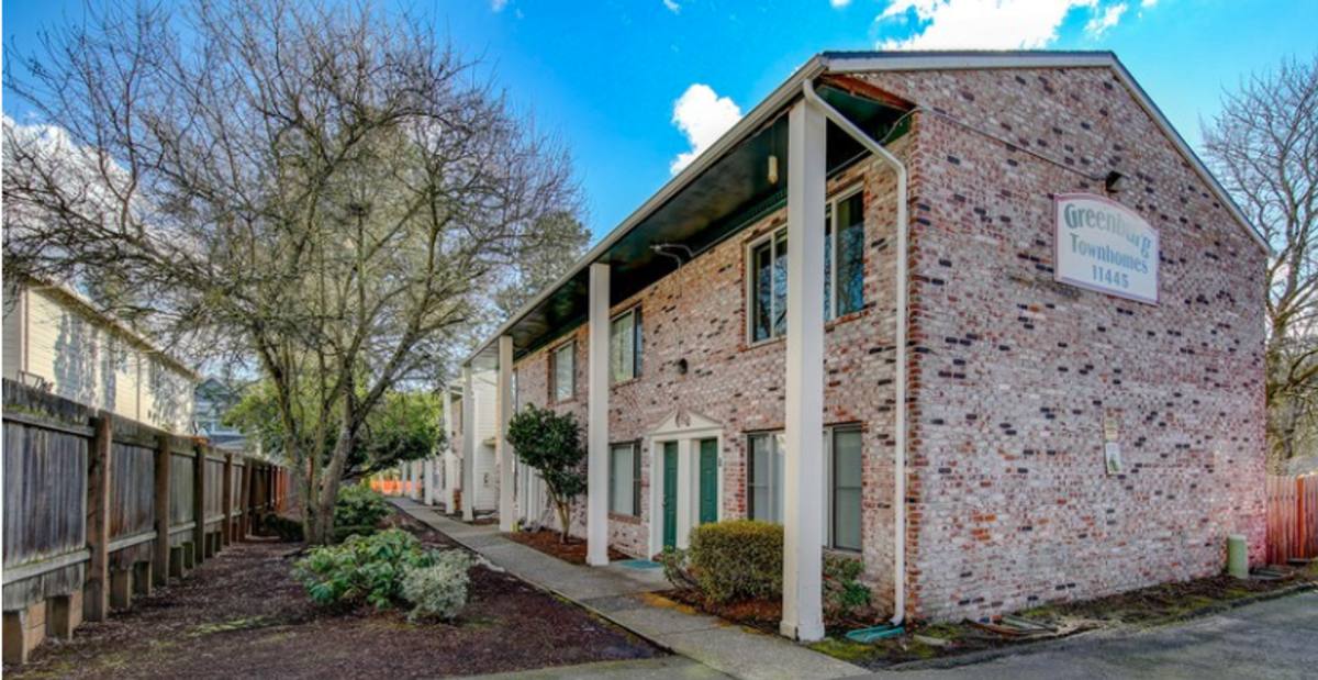 Townhouse for rent at 11445 SW Greenburg Rd, Portland, OR 97223