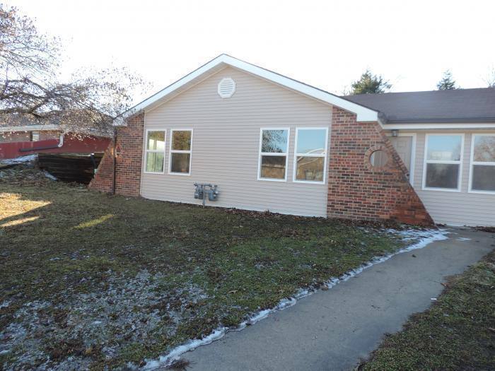 Apartment for rent at 230 SE 121 Rd, Warrensburg, MO 64093