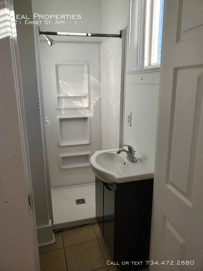Apartment for rent at 421 Emmet St #1, Ypsilanti, MI 48197
