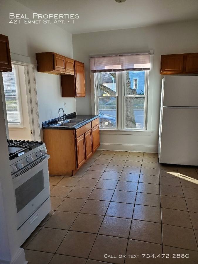 Apartment for rent at 421 Emmet St #1, Ypsilanti, MI 48197